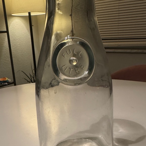 Minimalist Clear Glass Vase Full Litre - Picture 2 of 5